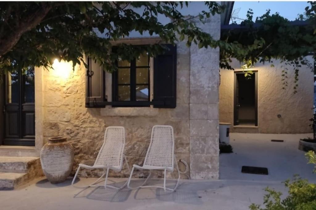 Kondoyenádha Villa Aiolia מראה חיצוני תמונה