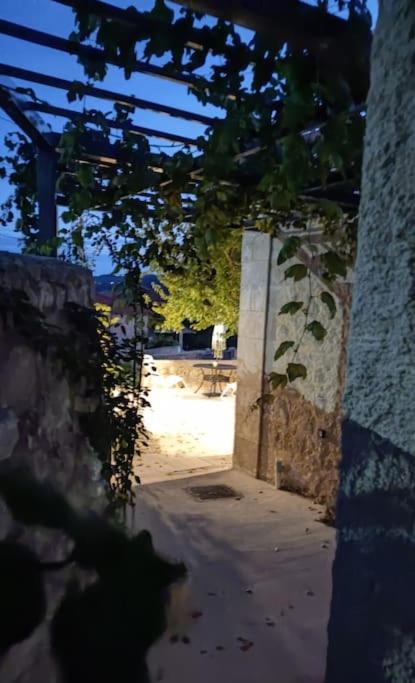Kondoyenádha Villa Aiolia מראה חיצוני תמונה